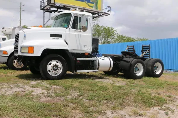 Big 3 Truck Salvage - photo 3