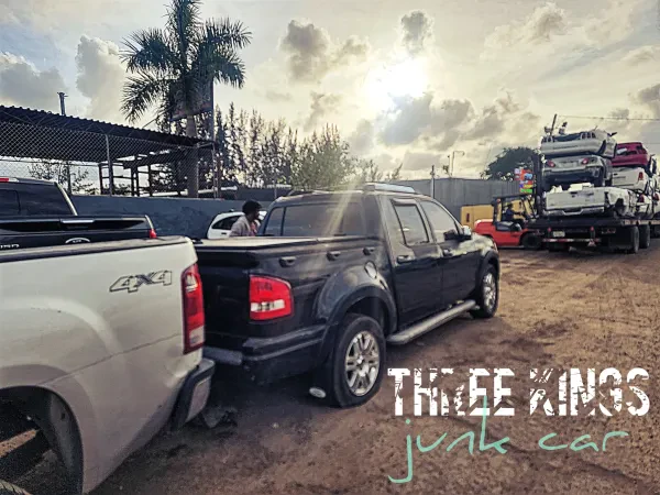 Three Kings Junk Car - photo 3
