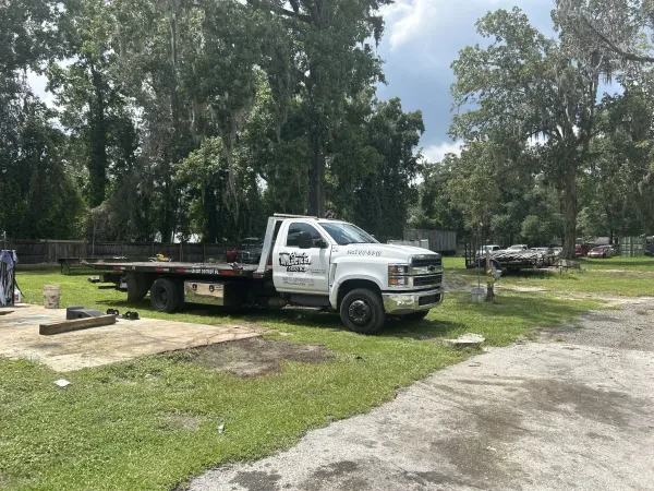Sam's Wrecker Services - photo 2