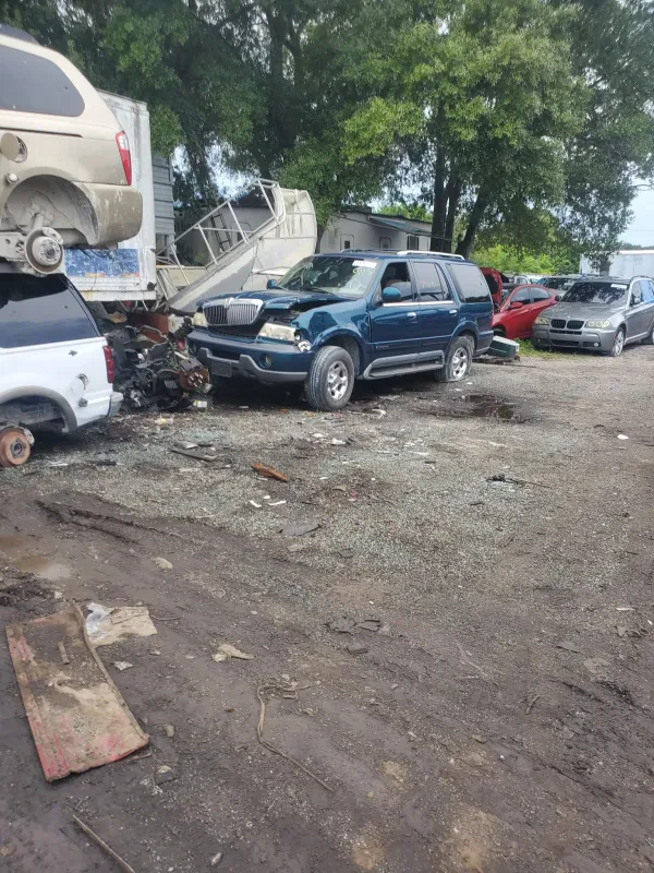 WE BUY JUNK CARS - photo 2