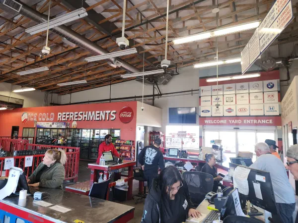 Pull N Save Glendale - photo 2