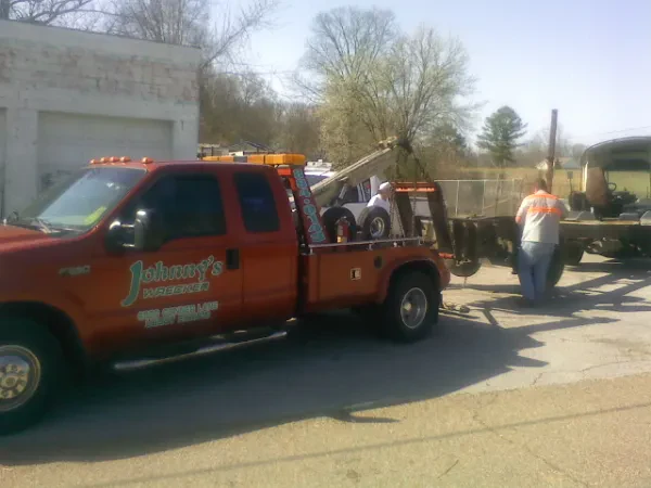 Johnny's Wrecker Services - photo 3