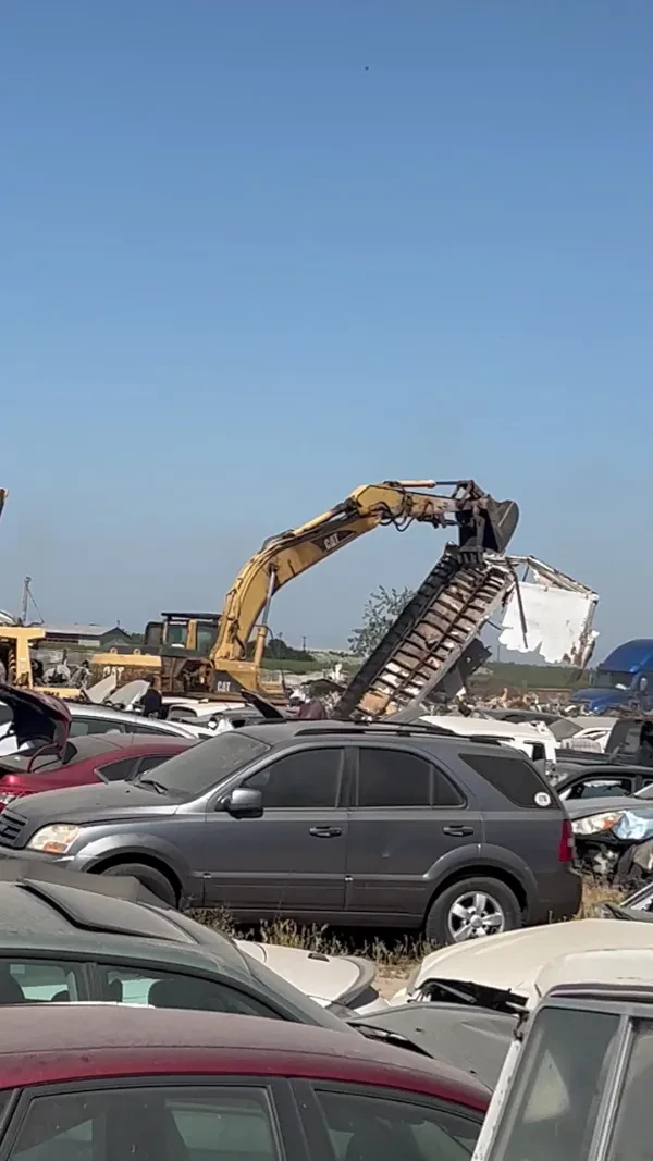 Valley Auto Wreckers Inc - photo 2