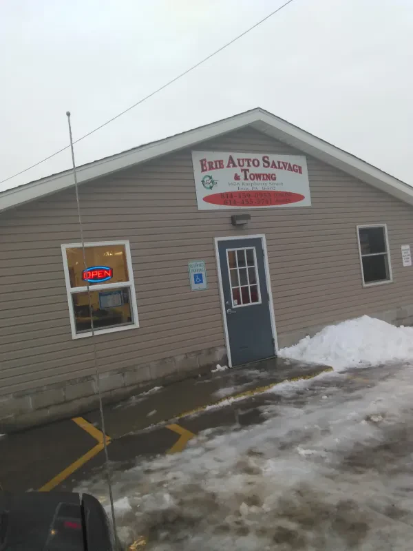 Bizarro's Erie Auto Salvage and Towing - photo 2