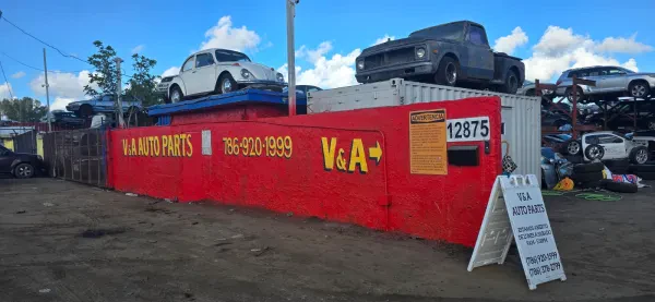 V&A Junk Yard - photo 4