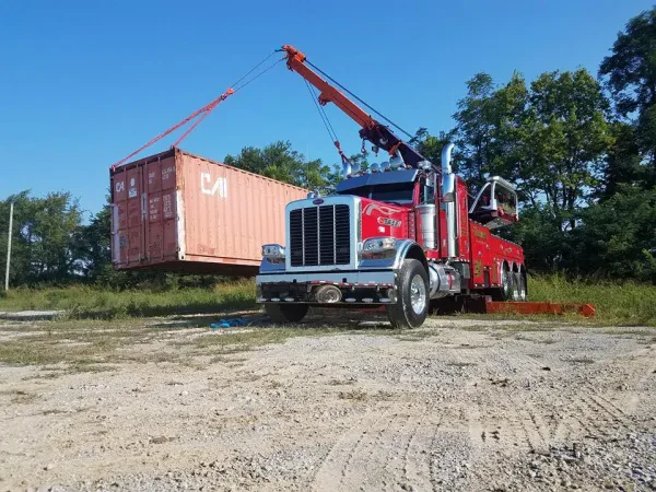 Roberts Heavy Duty Towing - photo 3