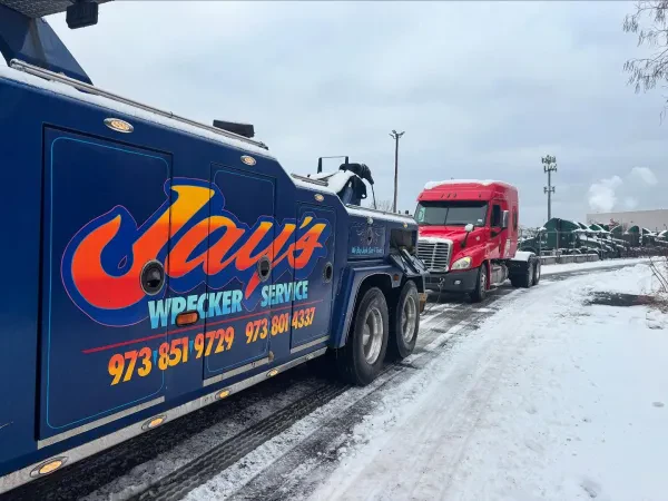 Jay's Wrecker Service - photo 4