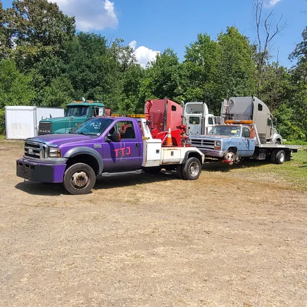 TTJ Towing and Recovery - photo 4