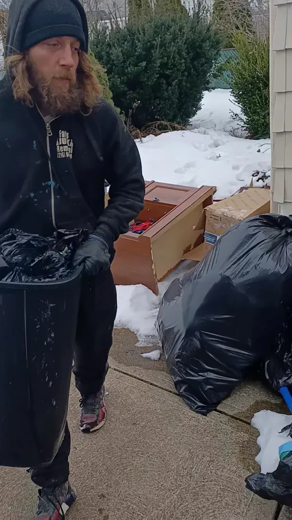 Fare's Junk Removal LLC - photo 2