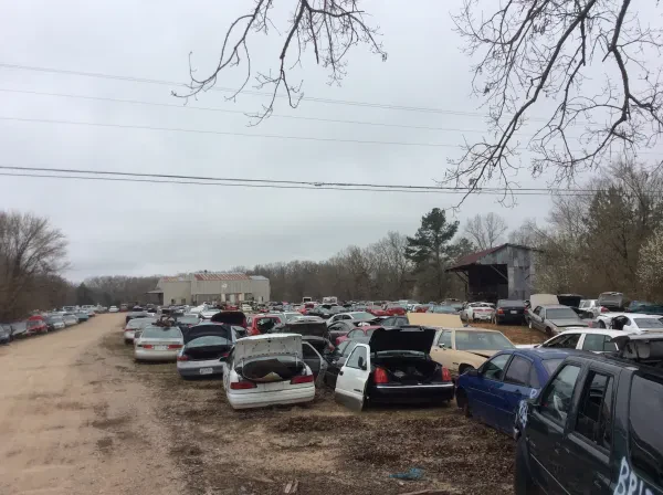 Bolivar Salvage & Auto Parts - photo 2