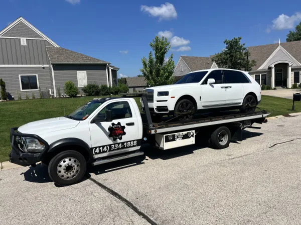 Kicos Towing LLC - photo 3