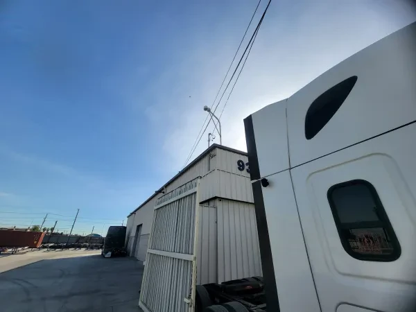 Commercial Truck Used Parts - photo 3