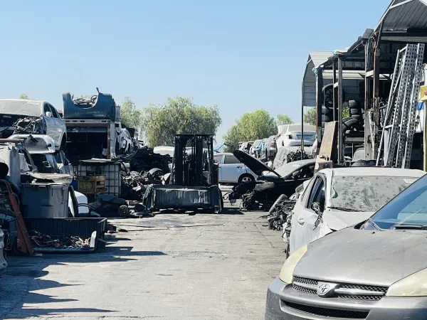 Duarte Auto Wrecking - photo 3