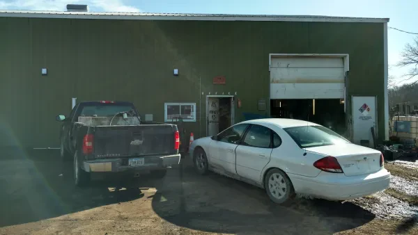 Hawkeye Auto Salvage - photo 3