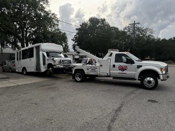 JAX TOW LLC - photo 3