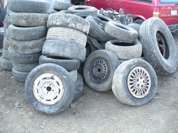 Claxton's Auto Salvage & Wrecking Service - photo 4