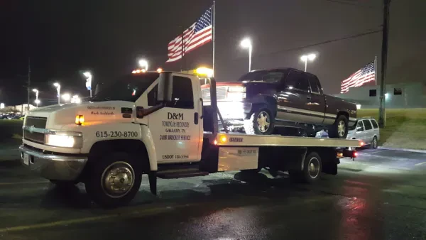 D & M Towing - photo 2