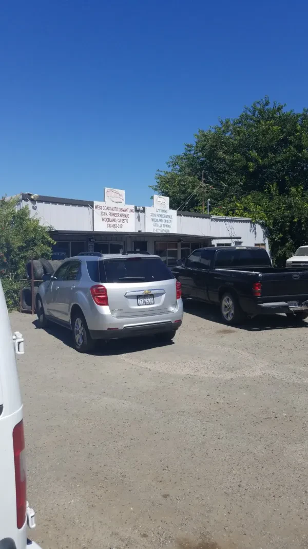 West Coast Auto Dismantling - photo 3