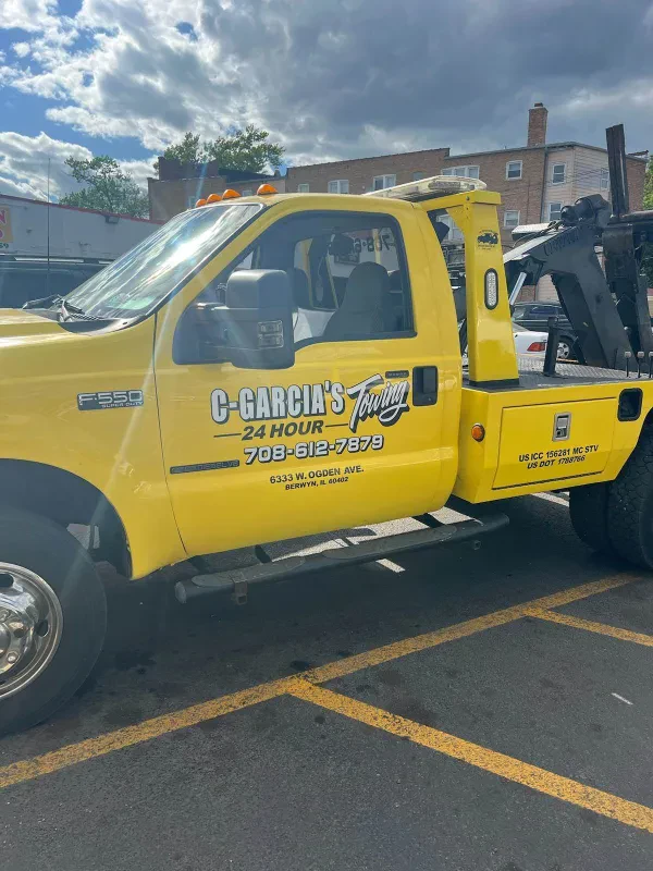 Garcias Towing - photo 3