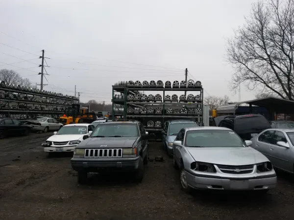 Lincoln Truck & Auto Parts - photo 2