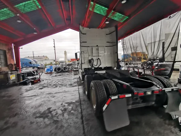 AU Auto Parts LLC - photo 2