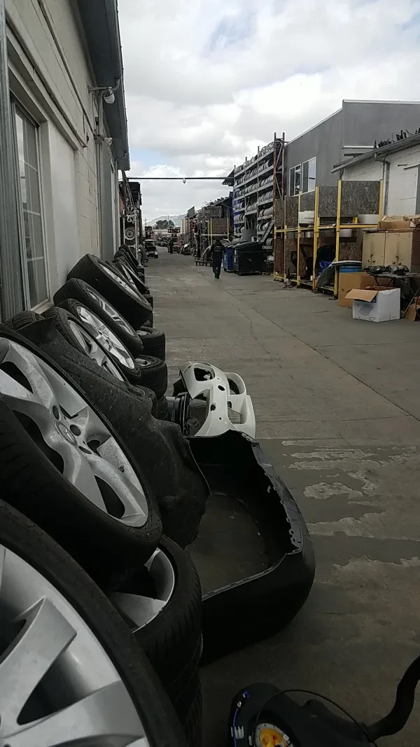 Harouts Used Auto Parts - photo 3