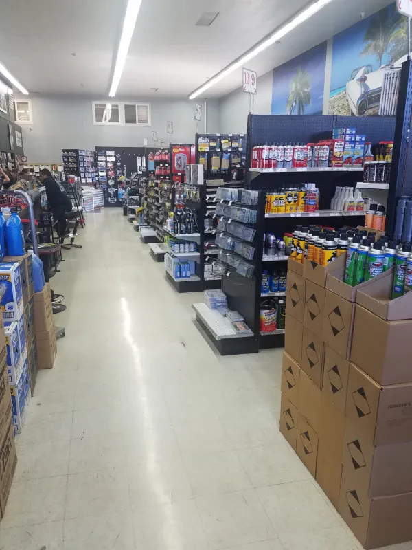 Hub Auto Supply - photo 3