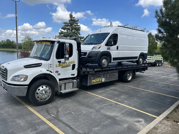 Pepe's Towing and Recovery, Heavy Duty Towing - photo 3