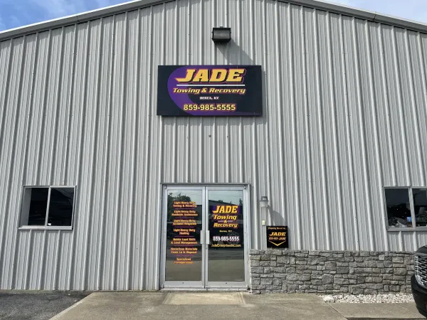 JADE LIGHT & HEAVY DUTY TOWING AND RECOVERY LLC. - photo 3