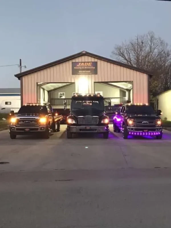 JADE LIGHT & HEAVY DUTY TOWING AND RECOVERY LLC. - photo 4
