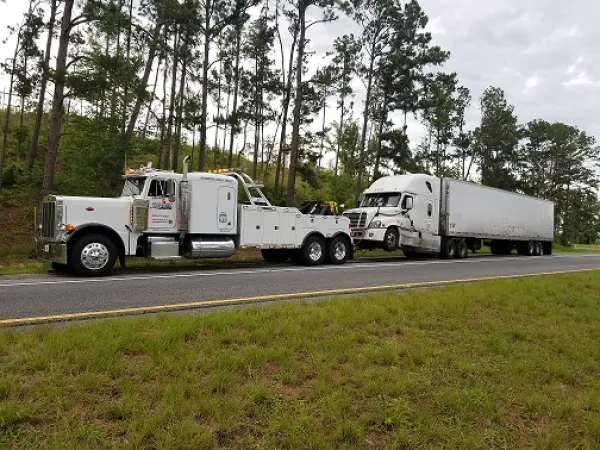 Mallory Towing & Recovery Inc - photo 2