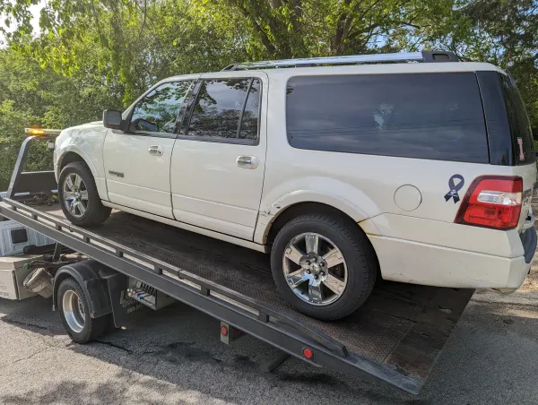 D & R Towing - photo 3
