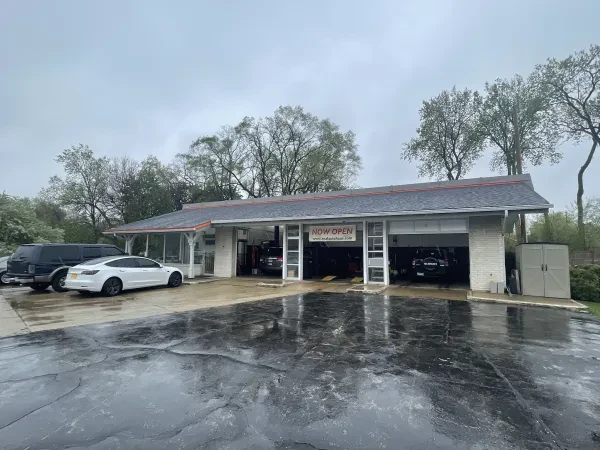 Real Autohaus Automotive Rolling Meadows - photo 2