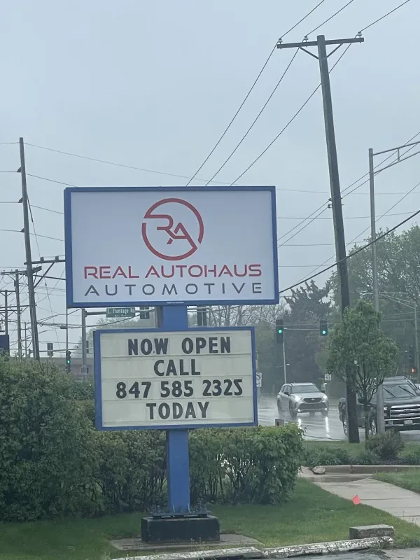 Real Autohaus Automotive Rolling Meadows - photo 3