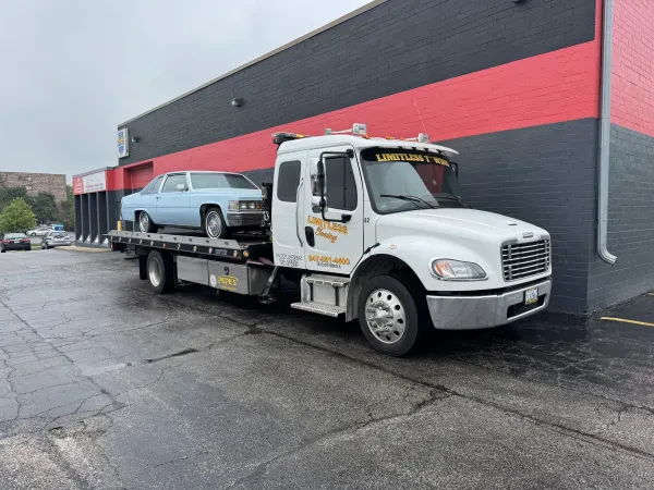 Limitless Towing, Heavy Duty Towing - photo 2