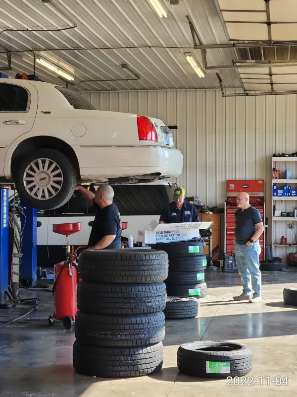Carl's Auto Care & Towing - photo 3