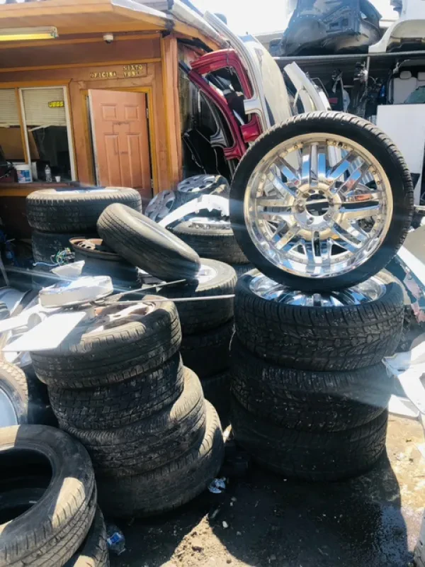 Sixto Junk Yard - photo 2