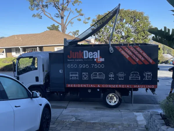 Junk Deal | Junk Removal Company - photo 3