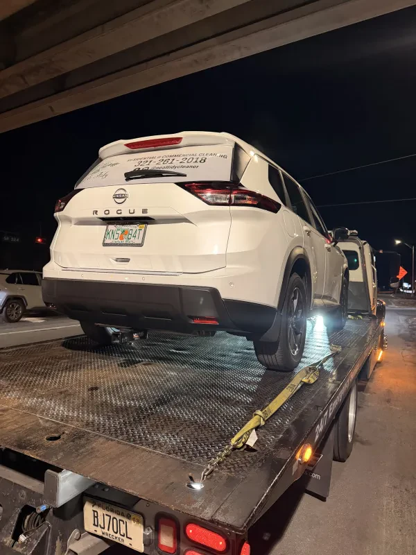 G & J Towing - photo 2