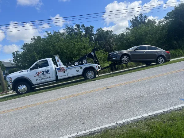 Prompt Towing Service - photo 2