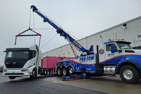 PRO-TOW Auburn 24 Hr Towing - photo 3