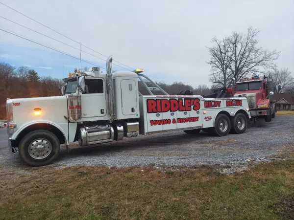 Riddle's 24 Hour Towing & Lockout, LLC - photo 3