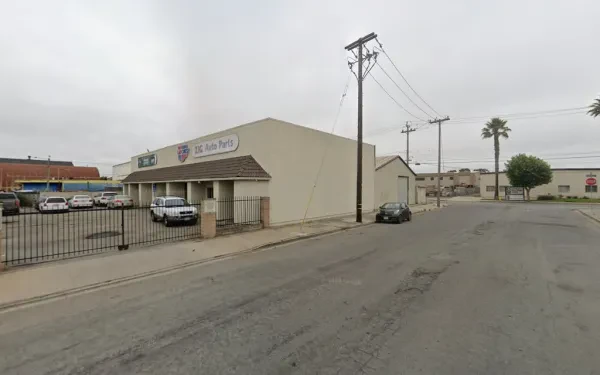 Zigs Auto Parts Distributing - photo 4