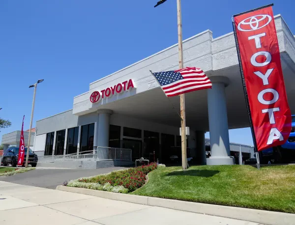 Thousand Oaks Toyota - photo 3