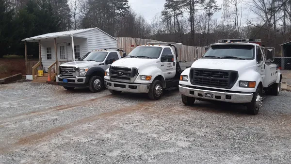 Eddie's Towing aka Eddies Body Shop - photo 4