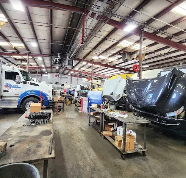 McCandless Truck Center - photo 4