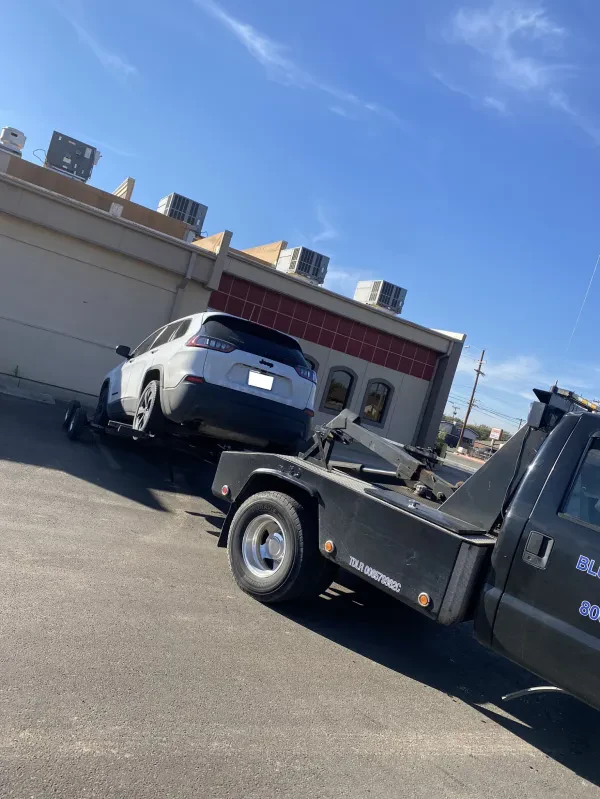Blue Lightning Towing - photo 4