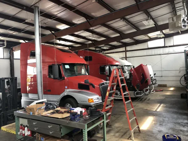NorthWest Truck & Trailer Repair Inc - photo 2