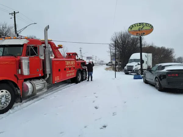 Taylor's Heavy Duty Towing & Recovery Inc. - photo 2