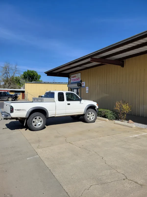Ernie's Towing - photo 2